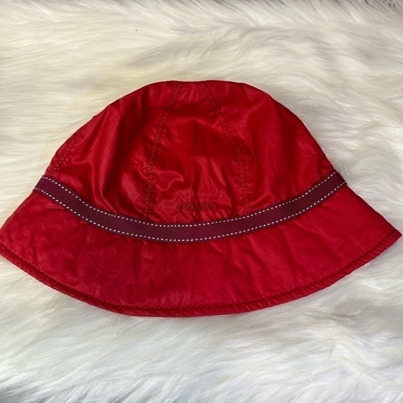 PRADA 💯 cotton hat in red - Picture 3 of 10
